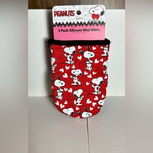 Snoopy Mini Mitts